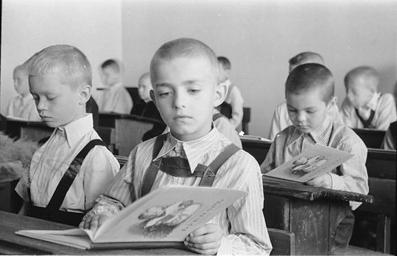 1951 год, одна из куйбышевских школ, где было раздельное обучение  | Источник: из фотофондов Центрального госархива Самарской области и Самарского областного госархива социально-политической истории