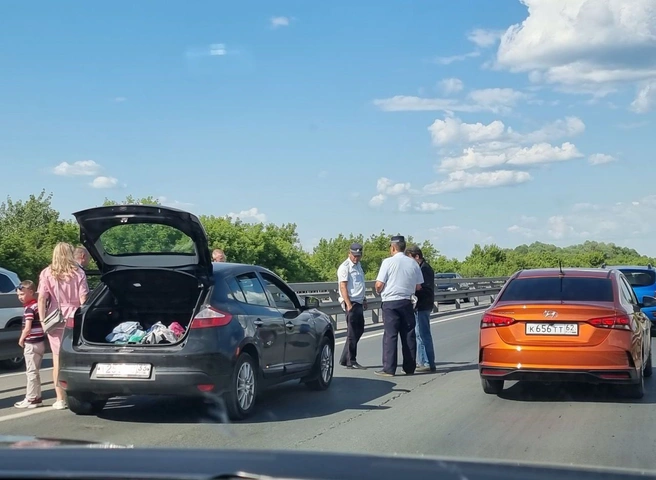 На Солотчинском шоссе образовалась пробка из-за нескольких аварий | ya62.ru