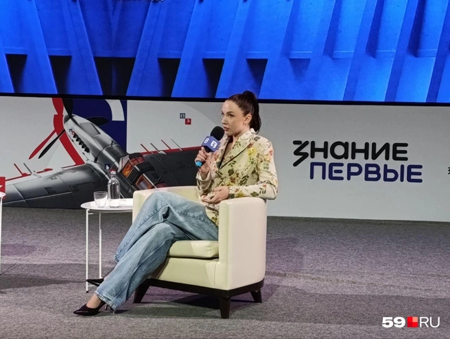 Миа Бойко пообщалась с подростками в пермском «Кристалле» | Источник: Юлия Рожкова / 59.RU