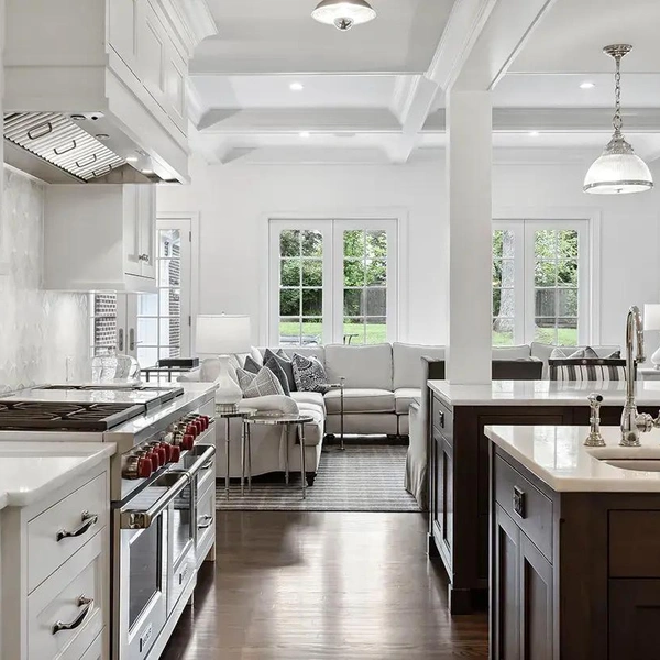 Тайны особняка из «Один дома»: почему съемки проходили в школе и при чем здесь «Друзья» Тайны особняка из «Один дома»: почему съемки проходили в школе и при чем здесь «Друзья»