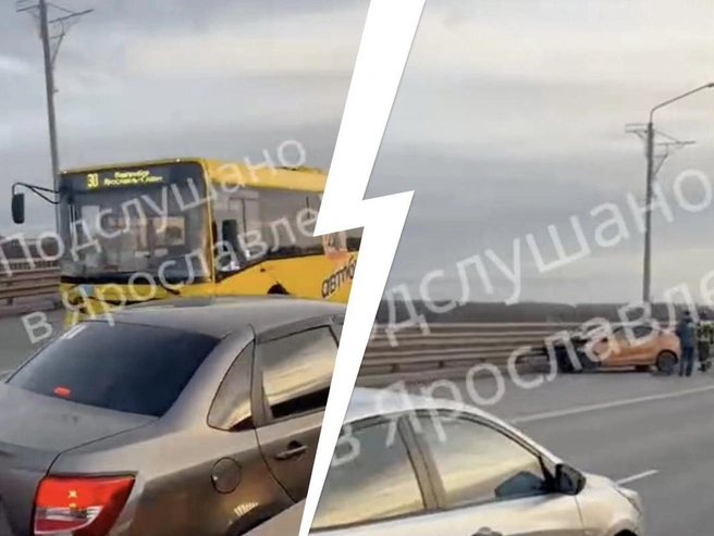 Авария произошла на Октябрьском мосту | Источник: «Подслушано в Ярославле» / Telegram