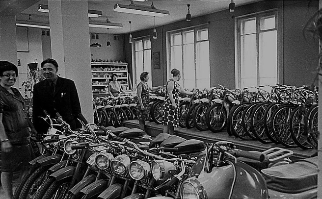 Магазин «Спорт» на улице Победы. 1968 год | Источник: фотофонд Самарского областного государственного архива социально-политической истории