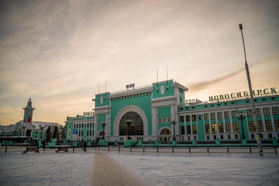 Курьера задержали на вокзале после избиения женщины