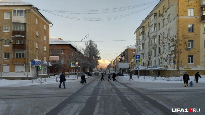 На заднем плане — не облака, а выбросы с заводов | Источник: Антон Селиверстов / UFA1.RU