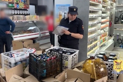 Более тонны нелегального спиртного изъяли в Чите