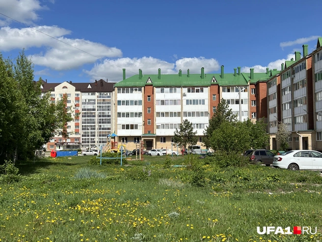 Уютный двор на окраине Туймазов | Источник: Андрей Бирюков / UFA1.RU