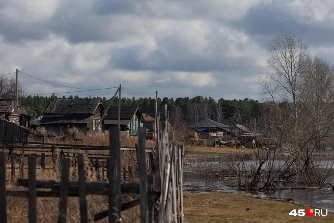 В Барино есть клуб, ФАП, школа и детский садик. Это большое село, где много молодежи  | Источник: Ирина Шарова / 45.RU 