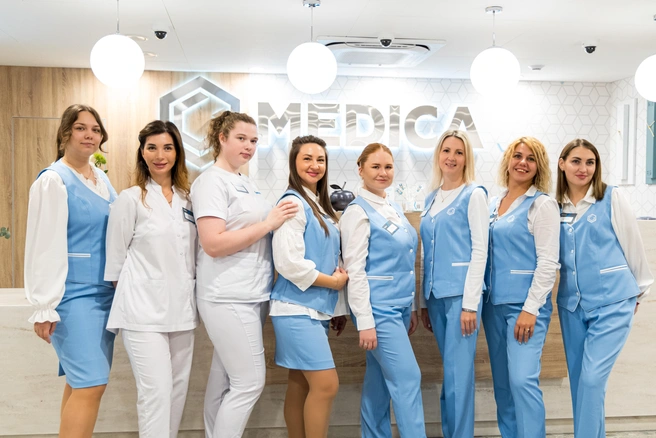 Но какая атмосфера в клинике может быть без ее сотрудников? В MEDICA сформирована команда доброжелательных профессионалов, готовых протянуть руку помощи и ответить на любые вопросы. | Источник: Мария Ленц