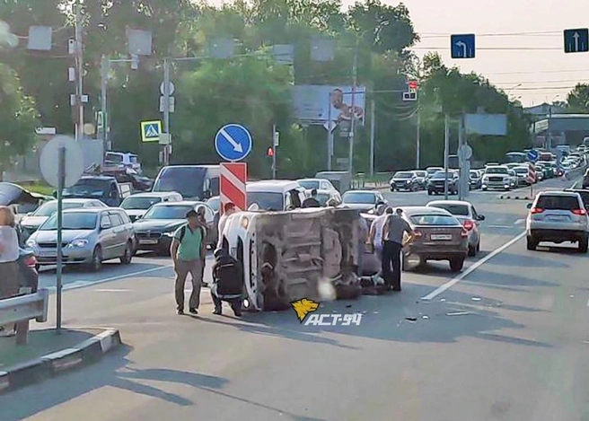 В аварии никто не пострадал | Источник: АСТ-54 Black / T.me