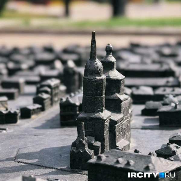 Макет Иркутска в сквере Кирова&nbsp;— то, что даст первоначальное представление о городе и маршруте | Источник: Алёна Кашпарова / «ИрСити»