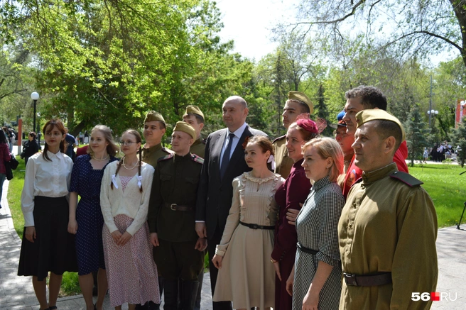 Общее фото с Евгением Солнцевым | Источник: Анастасия Баринова / 56.RU