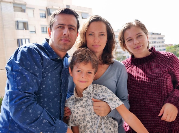 Фото №1 - «Мы зря не верили в эпидемию»: 8 реальных историй о жизни на карантине из разных стран