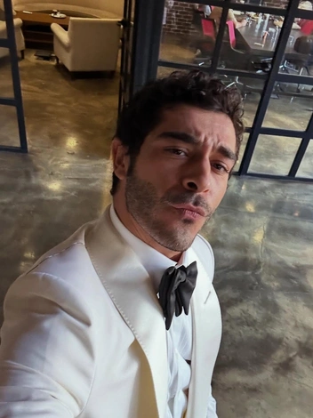 В образе | Источник: _burakdeniz / Instagram (экстремистская организация, деятельность запрещена на территории РФ)