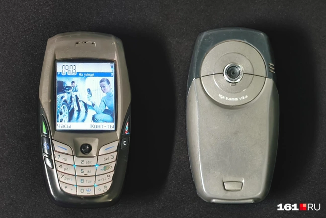 Конкретно этот телефон выпущен в феврале 2004 года | Источник: Евгений Вдовин / 161.RU