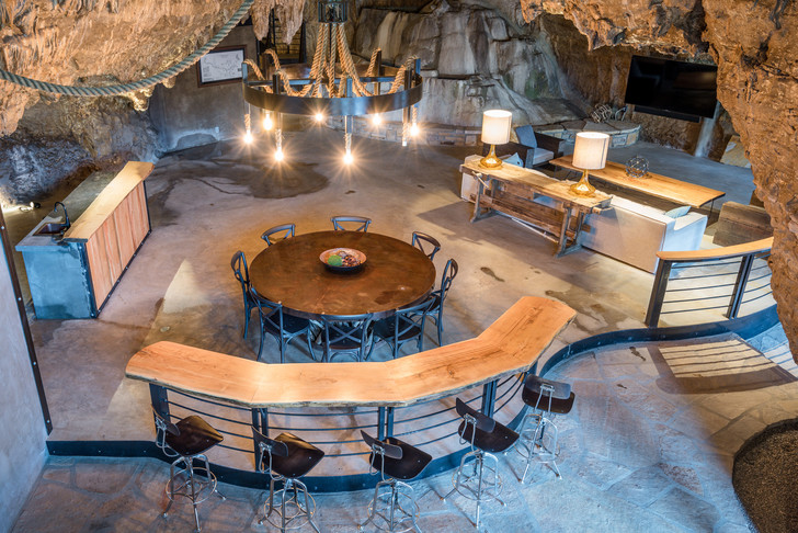 Дом в пещере: как выглядит современный отель внутри скалы
