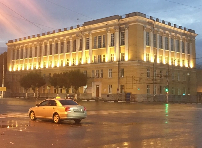 В Рязани архитектурно подсветили Институт культуры | ya62.ru