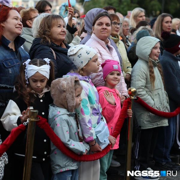 С нетерпением ждем спектакль  | Источник: Евгений Софийчук / NGS55.RU 