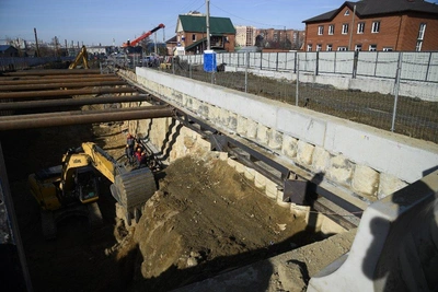 На стройке метротрама в Челябинске завершают котлован