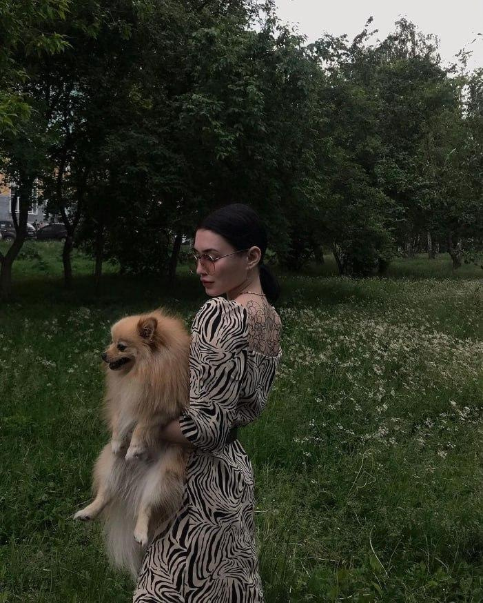 20-летняя хозяйка 20-летняя хозяйка