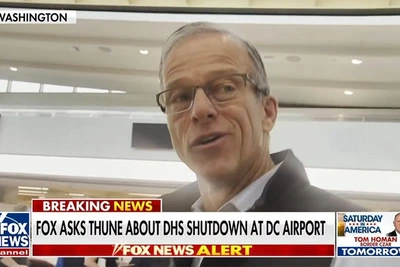 Сенаторы Тед Круз и Джон Тьюн покидают Вашингтон на фоне шатдауна