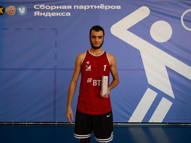 Команда Руслана ездила в Сочи на турнир по волейболу | Источник: из личного архива Руслана Магомедова