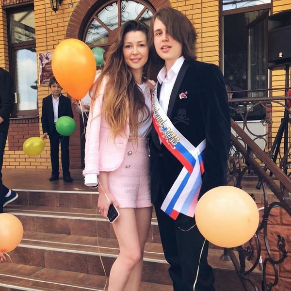 Дочь Анастасии Заворотнюк подтвердила, что вышла замуж