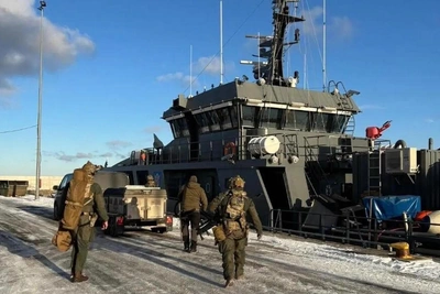 Estonian Navy detains container ship with Russian crew