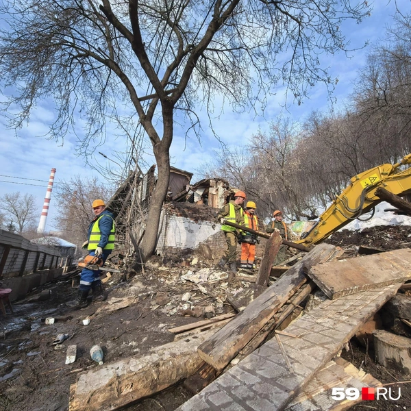 Дом находится со стороны въезда на Вышку | Источник: Василина Любимова / 59.RU