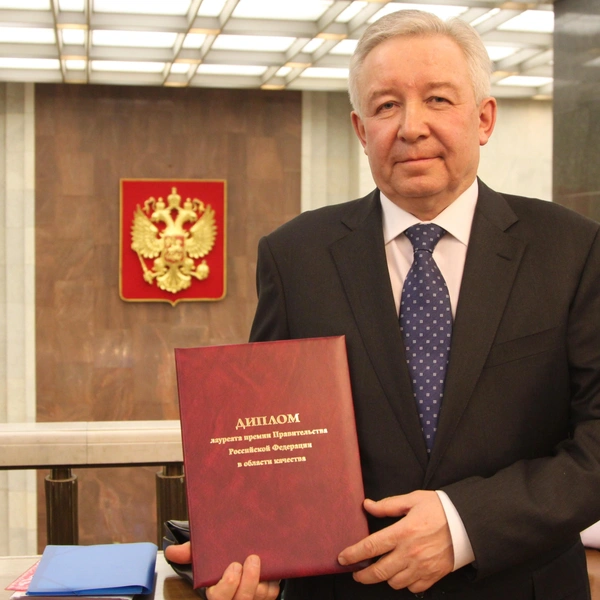 Игорь Арбузов награжден не только правительственными премиями (на фото), но и медалями ордена «За заслуги перед Отечеством» I и II степени | Источник: личный архив Игоря Арбузова