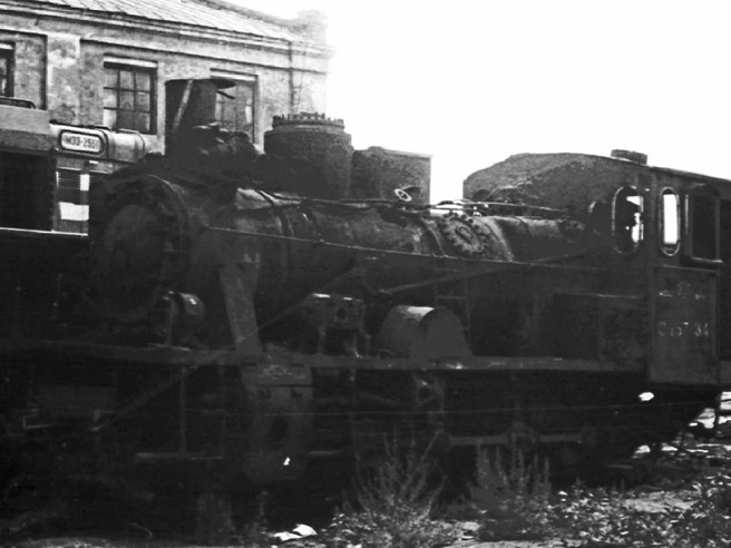 Так выглядел локомотив до превращения в памятник в Челябинске. | Источник: narrow.parovoz.com