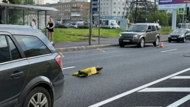 Самокатчица попала под машину на улице Бабушкина. Она в крайне тяжелом состоянии | Источник: Официальный телеграмм-канал ГУ МВД России по Санкт-Петербургу и Ленинградской области
