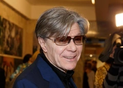 Жена госпитализированного Александра Збруева рассказала, в каком он состоянии — у актера проблемы с сердцем и почками