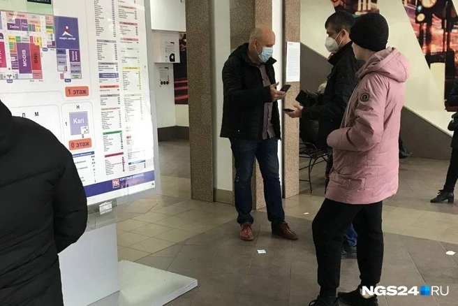 Проверка кодов в «ТК на Свободном» | Источник: Татьяна Стриганова / NGS24.RU