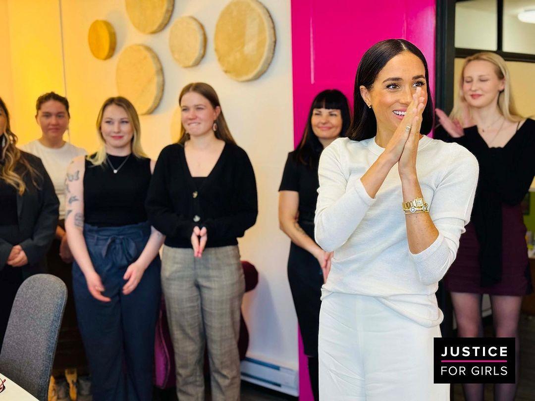 Меган Маркл в центре Justice for Girls, 21 ноября 2023 год | marieclaire.ru