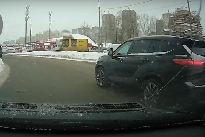 Столкновение на круговой траектории | Источник: ДТП и ЧП | Москва и МО Онлайн / Vk.com