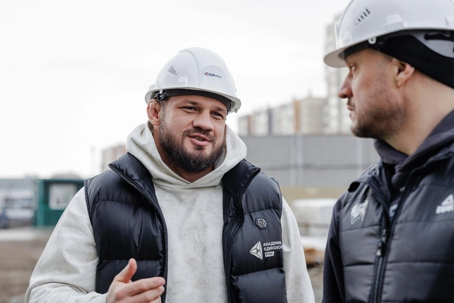 Уральский Халк Иван Штырков уверен, что открытие клуба в Челябинске&nbsp;— огромный толчок для развития спорта Южного Урала и страны | Источник: Валерий Звонарев