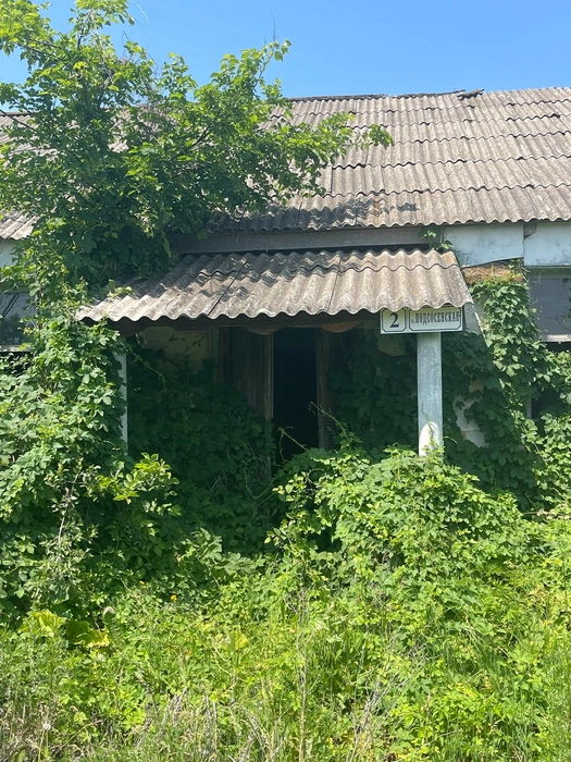 В комментариях пользователи пишут, что когда-то в этом месте была школа | Источник: Юлия Приходченко