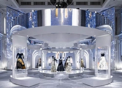 Dior проведут показ в Бруклинском музее