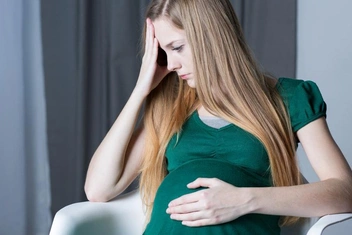 «После расставания узнала, что беременна. Парень не верит, что это его ребенок. Что делать?»