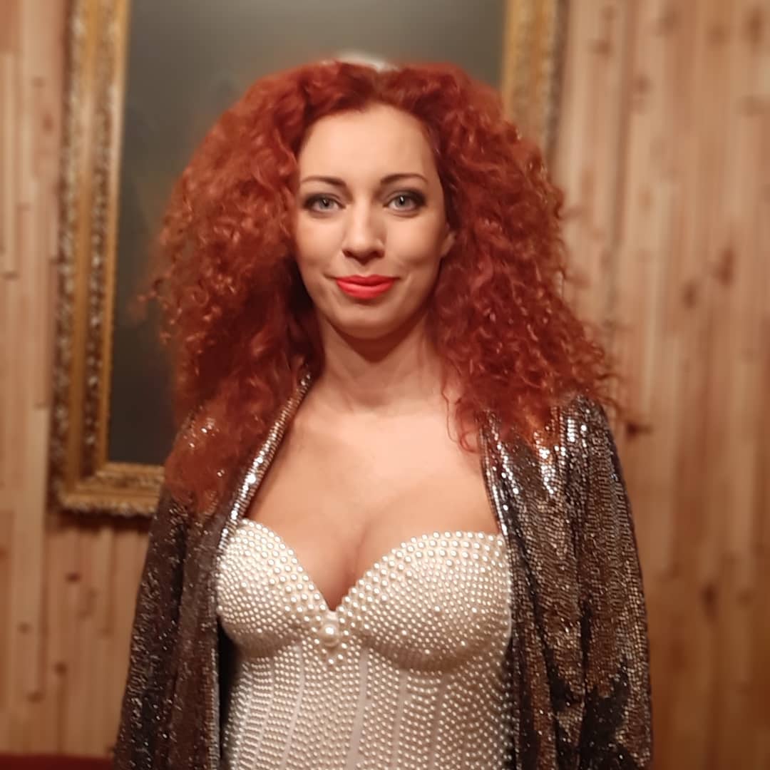 Голая Юлия Коган Певица