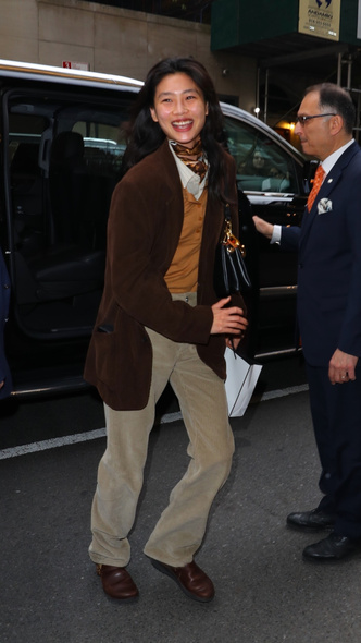 Дедушкин пиджак и папины брюки: Чон Хо Ен в Нью-Йорке