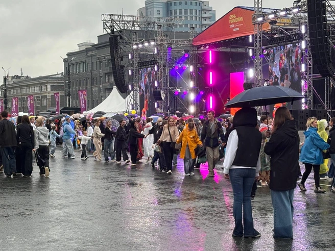 В центре площади&nbsp;— главный арт-объект&nbsp;— фигура коня, в каждом изгибе которого зашифрованы орнаменты культурного кода | Источник: Елена Жихарко