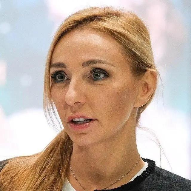 <p>Татьяна Навка</p>