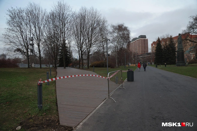 Проход к площадке огородили | Источник: Дмитрий Толстошеев / MSK1.RU