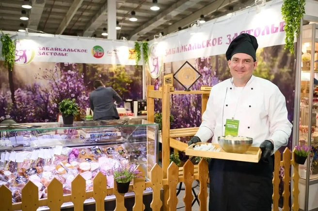 Иркутяне активно знакомились с продукцией и отмечали ее домашний вкус и разнообразие | Источник: Святогор Брагин