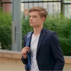 Жил на вокзале и был жертвой буллинга: 5 фактов о звезде фильма «Твое сердце будет разбито» Даниэле Вегасе