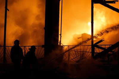 Автобус сгорел на дороге во Владивостоке