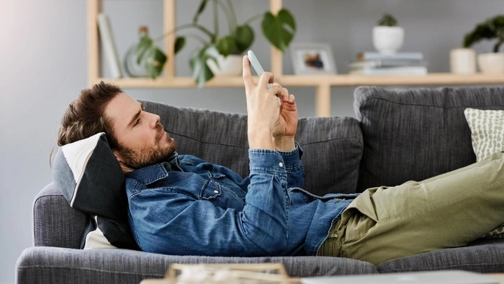 Каких женщин боятся мужчины: в Сети обсудили новый (неожиданный) критерий для выбора партнерши | Источник: PeopleImages/Shutterstock/Fotodom.ru