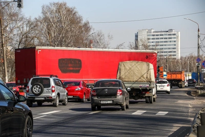 На проспекте Ленина перекрыли движение из-за аварийных работ