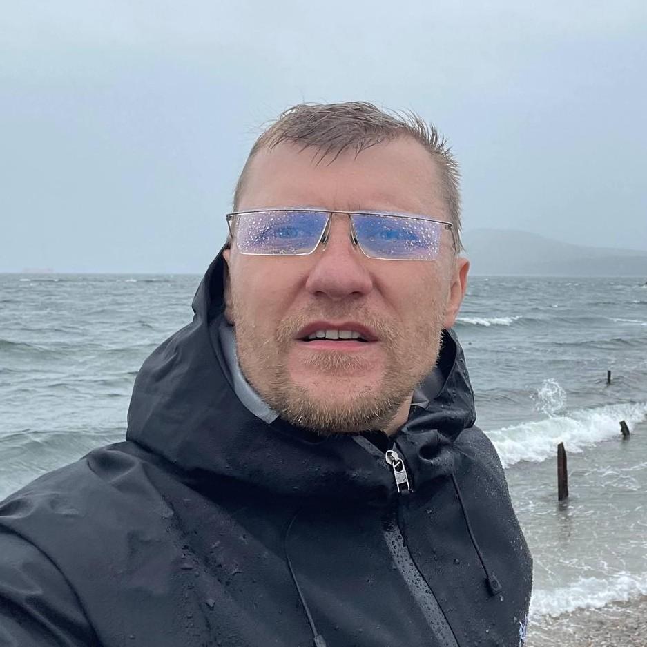 Евгений Мельников